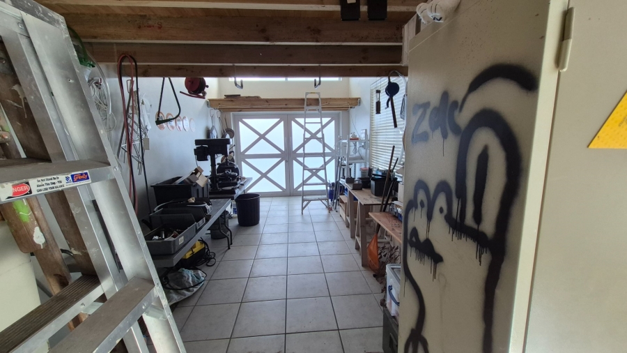 4 Bedroom Property for Sale in Summerstrand Eastern Cape